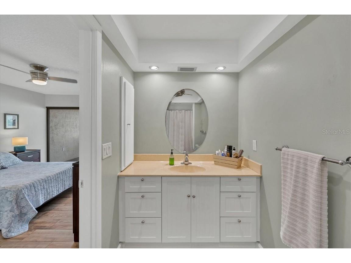 3933 Glen Oaks Manor Drive Sarasota FL 34232 A4642718 image20