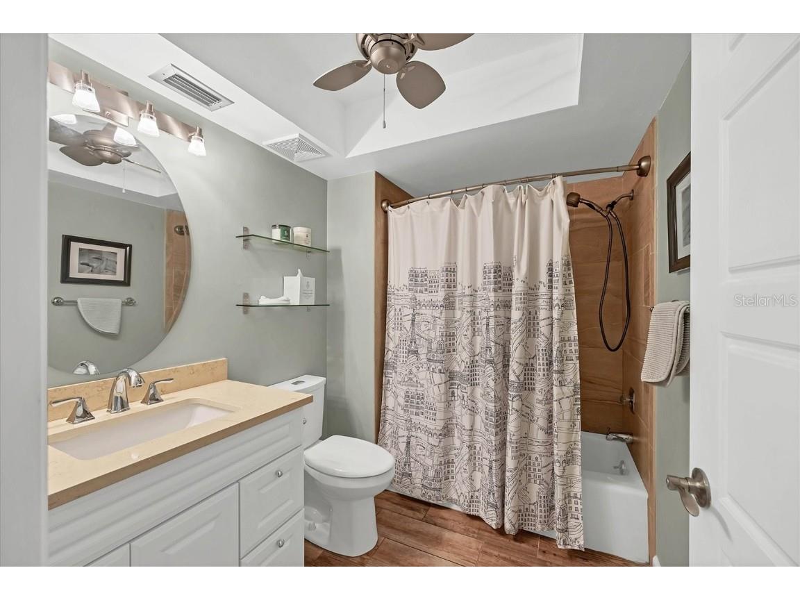 3933 Glen Oaks Manor Drive Sarasota FL 34232 A4642718 image24