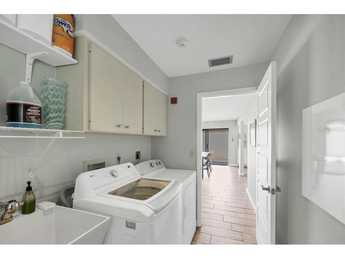 3933 Glen Oaks Manor Drive Sarasota FL 34232 A4642718 image26