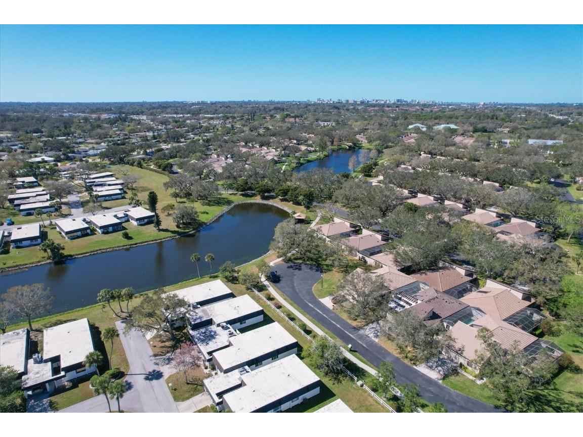 3933 Glen Oaks Manor Drive Sarasota FL 34232 A4642718 image38