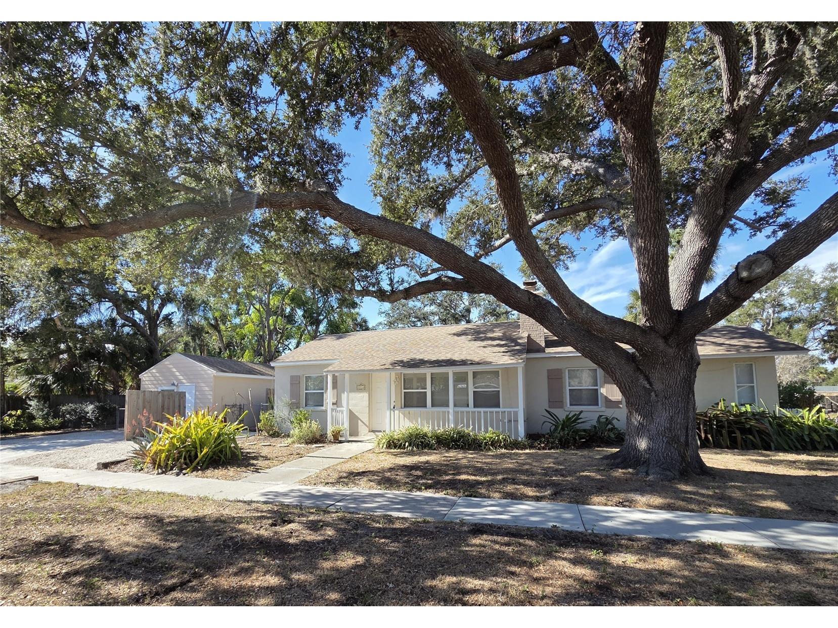 3934 Briggs Avenue Sarasota FL 34231 A4676574 image1