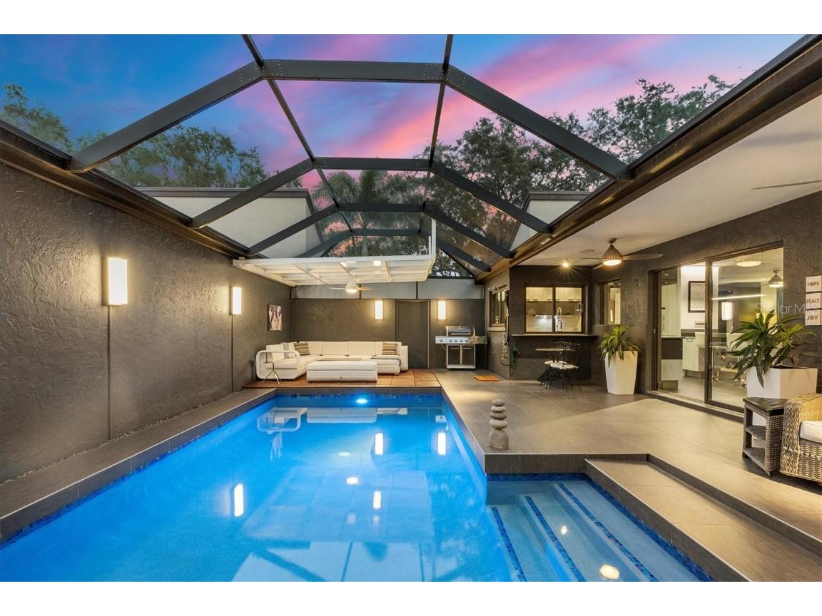 3935 Glen Oaks Manor Drive Sarasota FL 34232 A4584222 image1