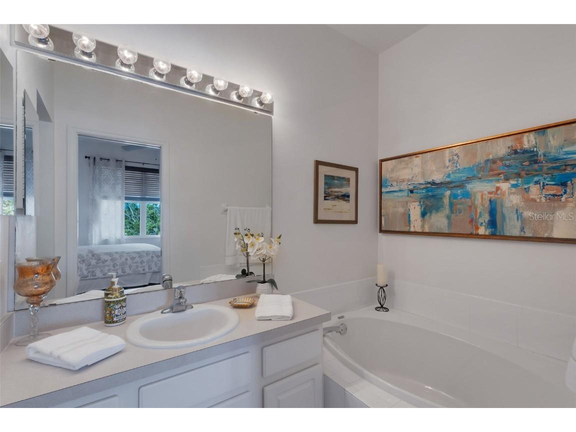 3935 Yellowstone Circle Sarasota FL 34233 A4674431 image14