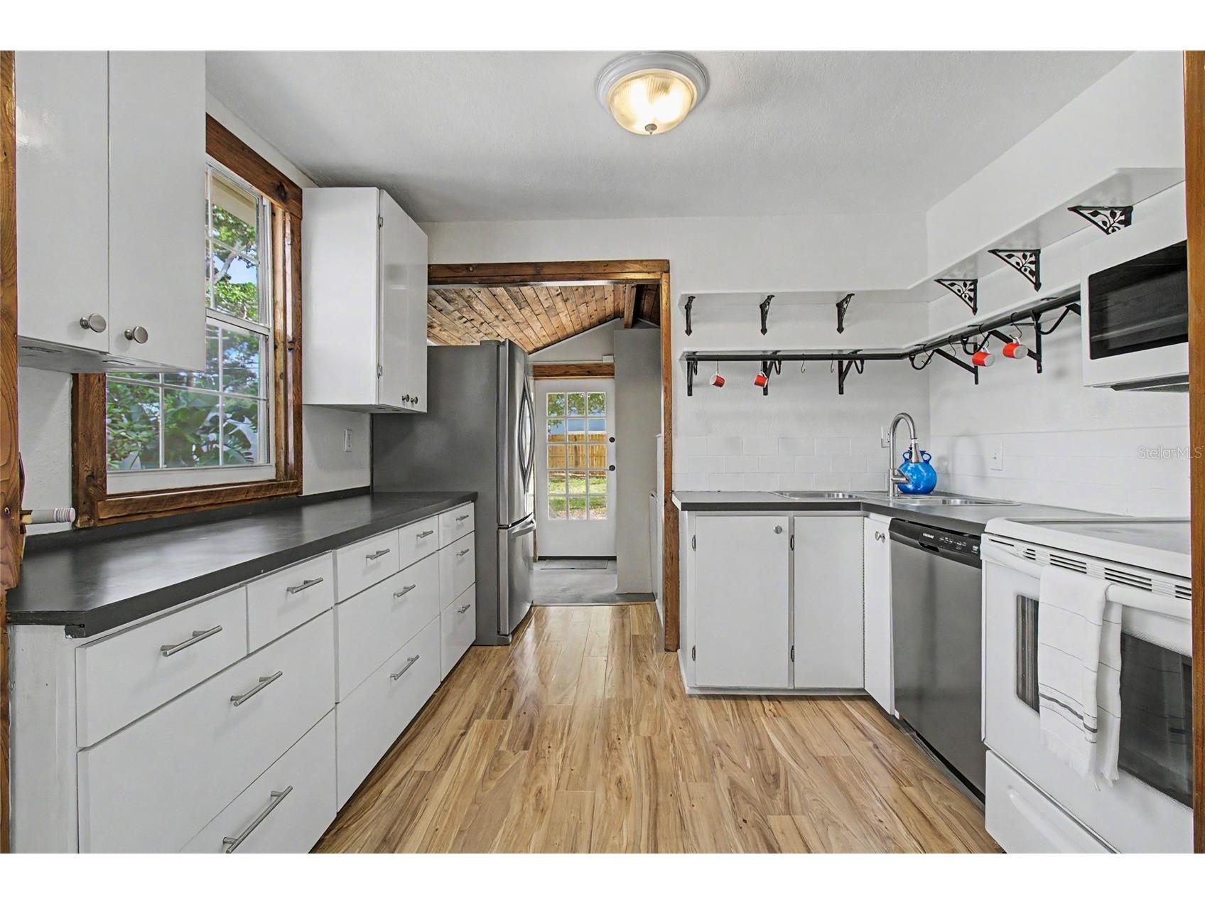 3936 3rd Avenue N Saint Petersburg FL 33713 TB8508484 image12