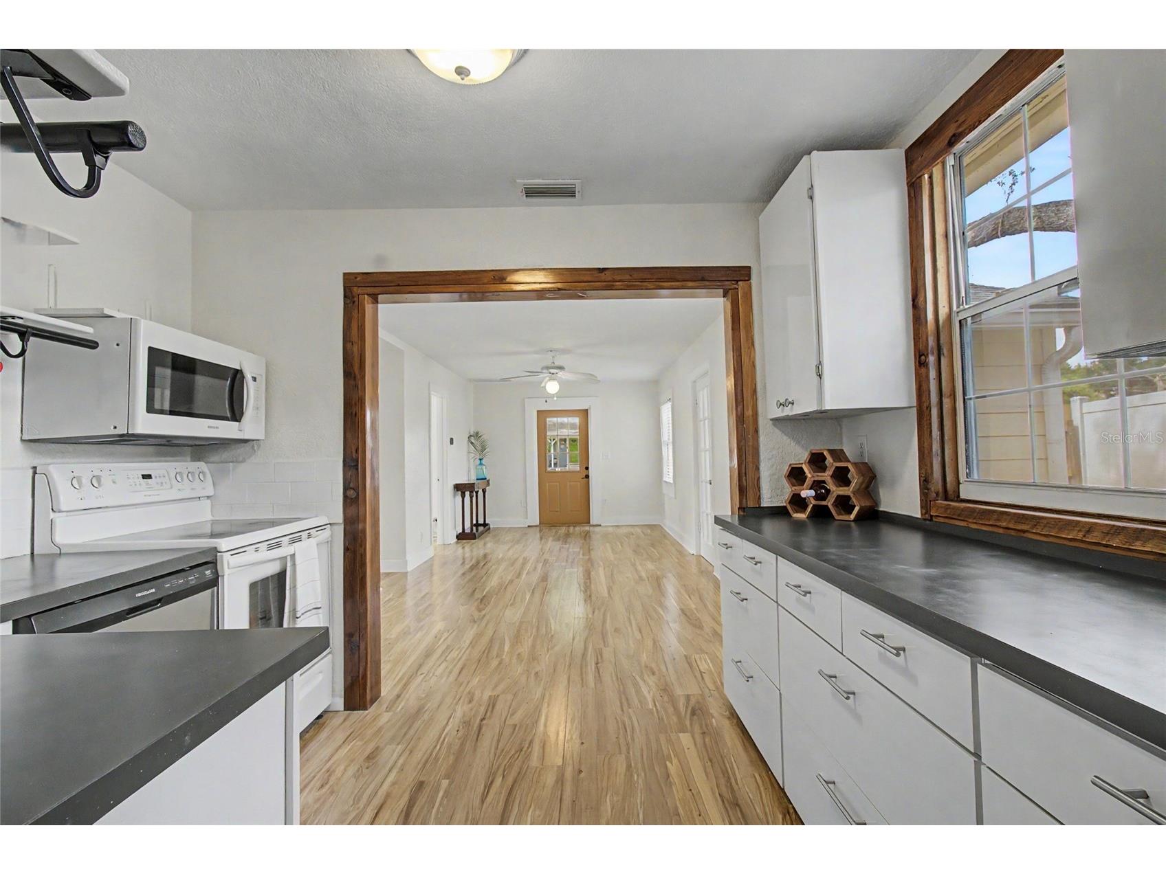 3936 3rd Avenue N Saint Petersburg FL 33713 TB8508484 image14