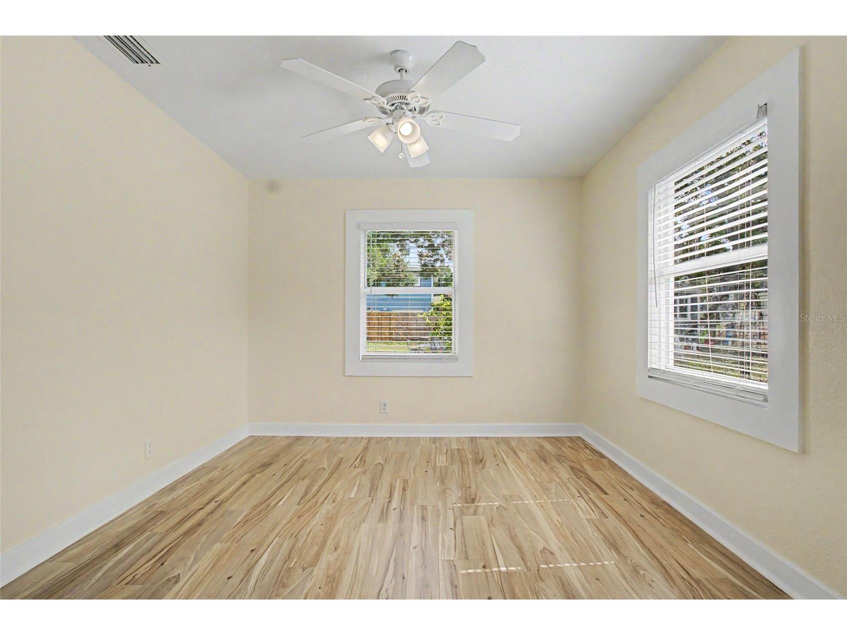 3936 3rd Avenue N Saint Petersburg FL 33713 TB8508484 image16