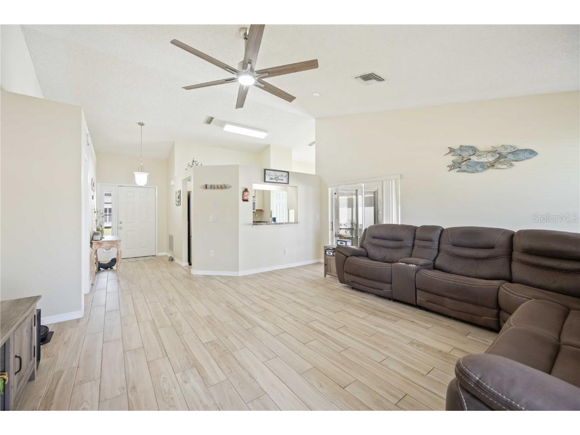 3937 37th Street Court W Bradenton FL 34205 A4668538 image9