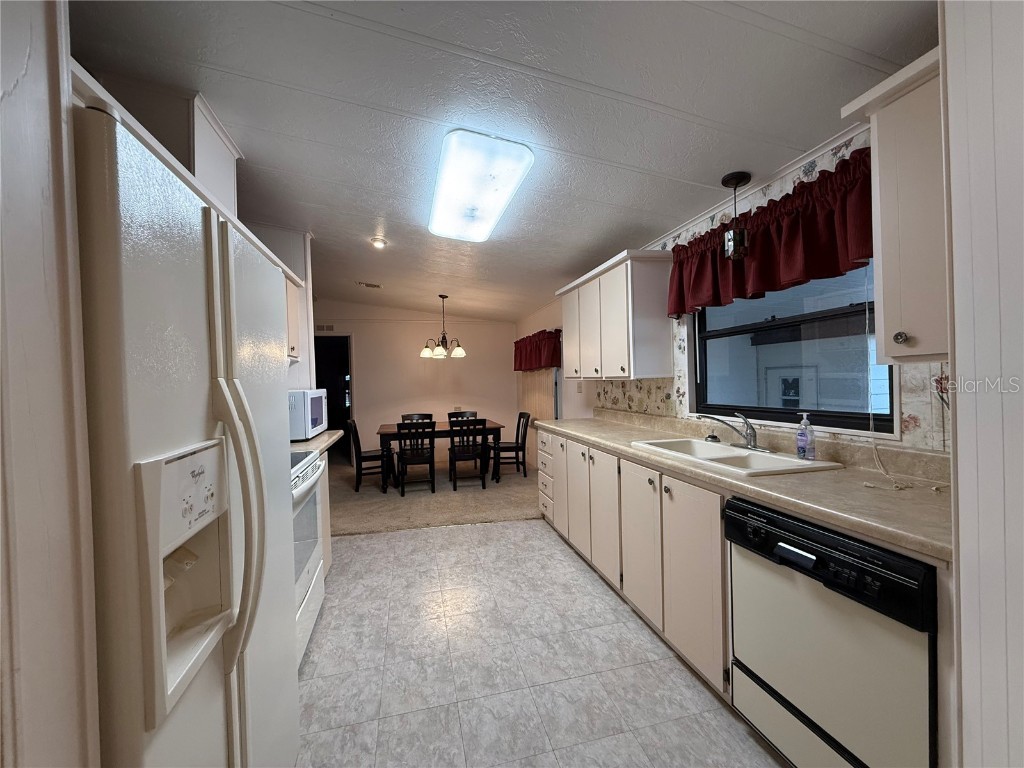 3937 Citrus Circle Fruitland Park FL 34731 G5105538 image5