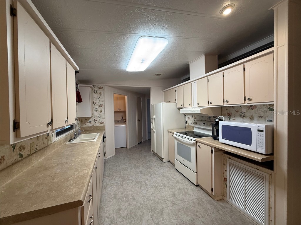 3937 Citrus Circle Fruitland Park FL 34731 G5105538 image8