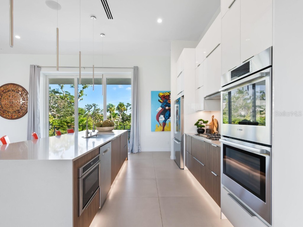 3939 Higel Avenue Sarasota FL 34242 - COCOANUT BAYOU A4675610 image13