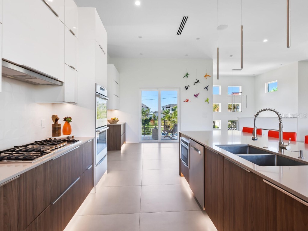 3939 Higel Avenue Sarasota FL 34242 - COCOANUT BAYOU A4675610 image14
