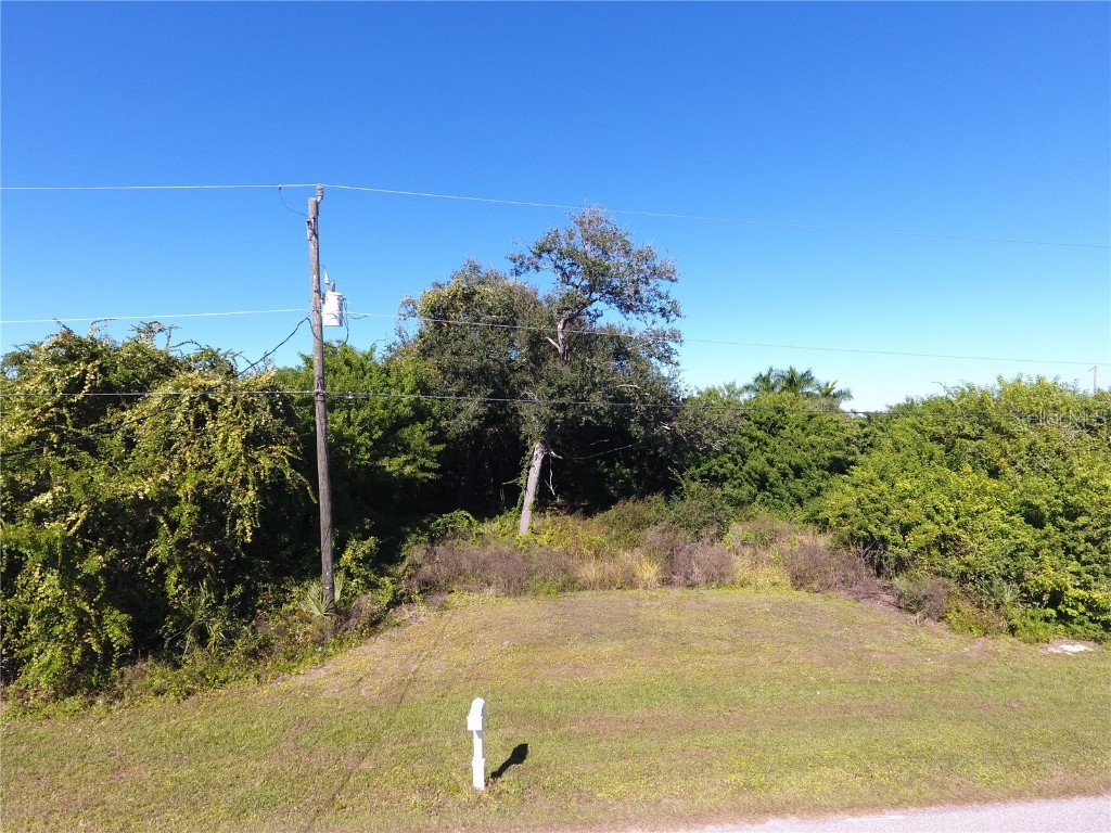 394 Albatross Road Rotonda West FL 33947 C7517683 image2