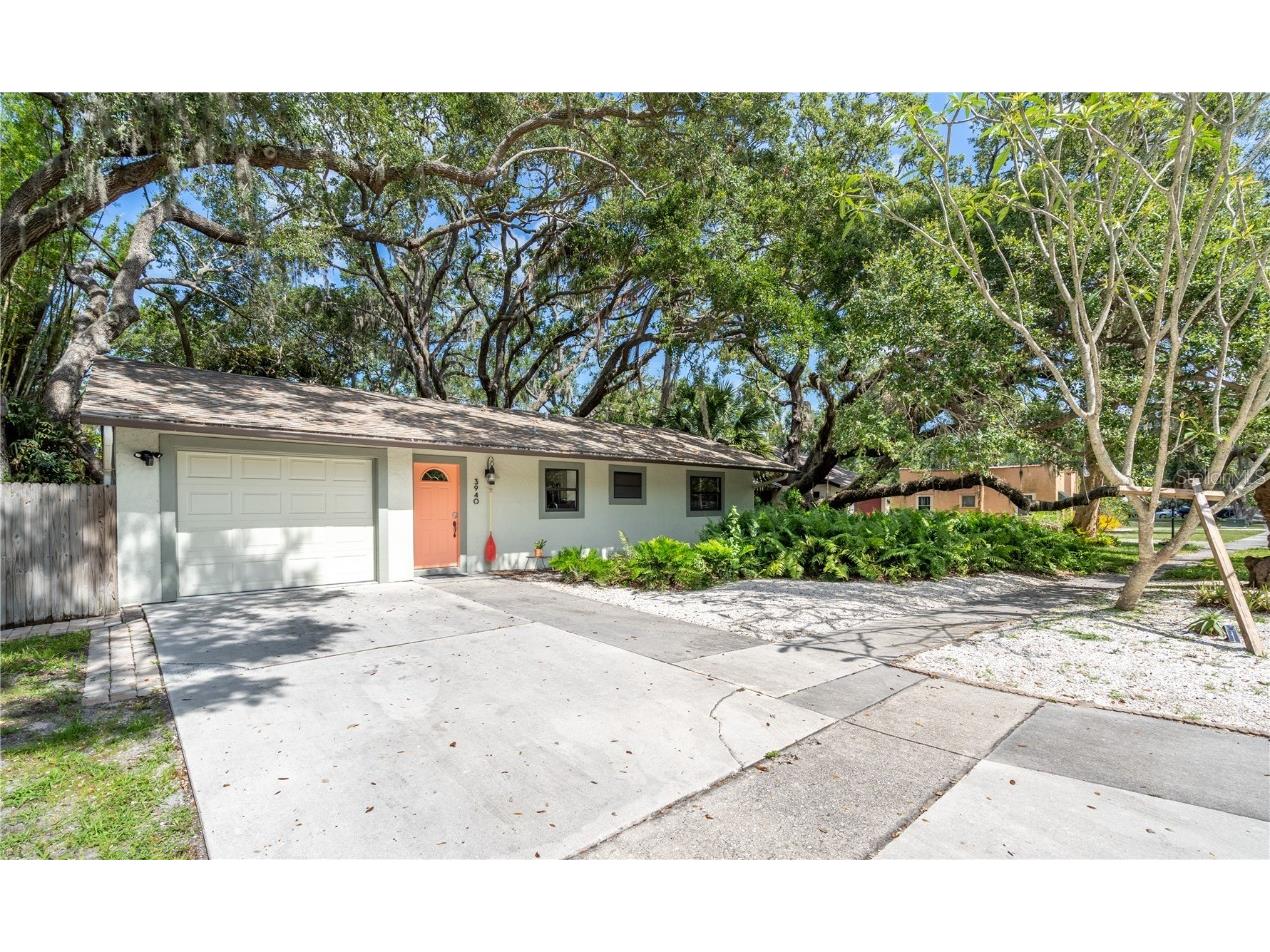 3940 Brookside Drive Sarasota FL 34231 A4591084 image1
