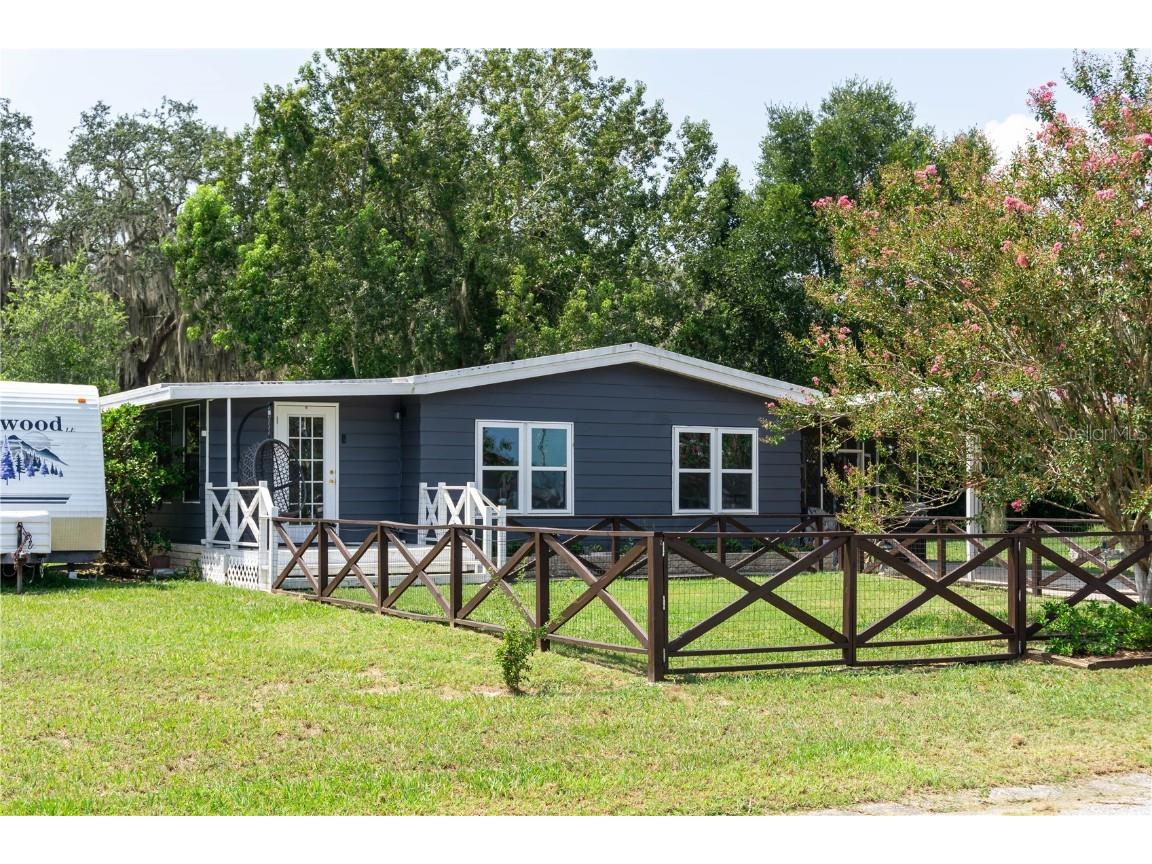 3941 Citrus Circle Fruitland Park FL 34731 OM663375 image1