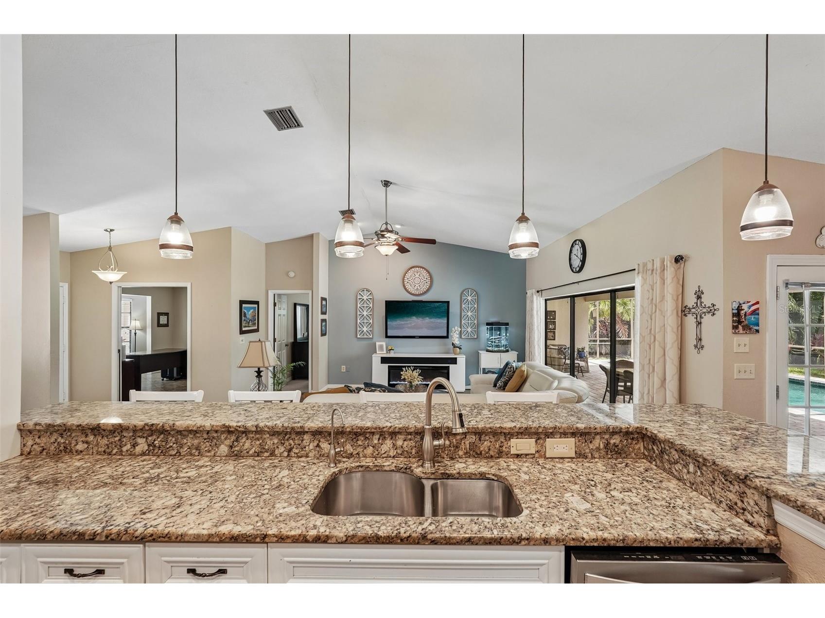 3941 Kingston Drive Sarasota FL 34238 TB8526546 image10