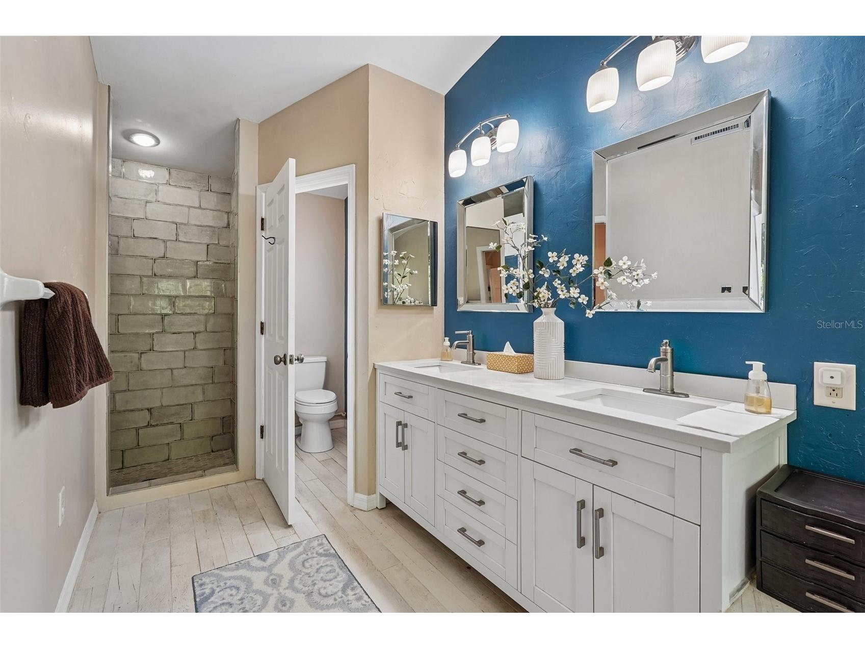 3941 Kingston Drive Sarasota FL 34238 TB8526546 image16