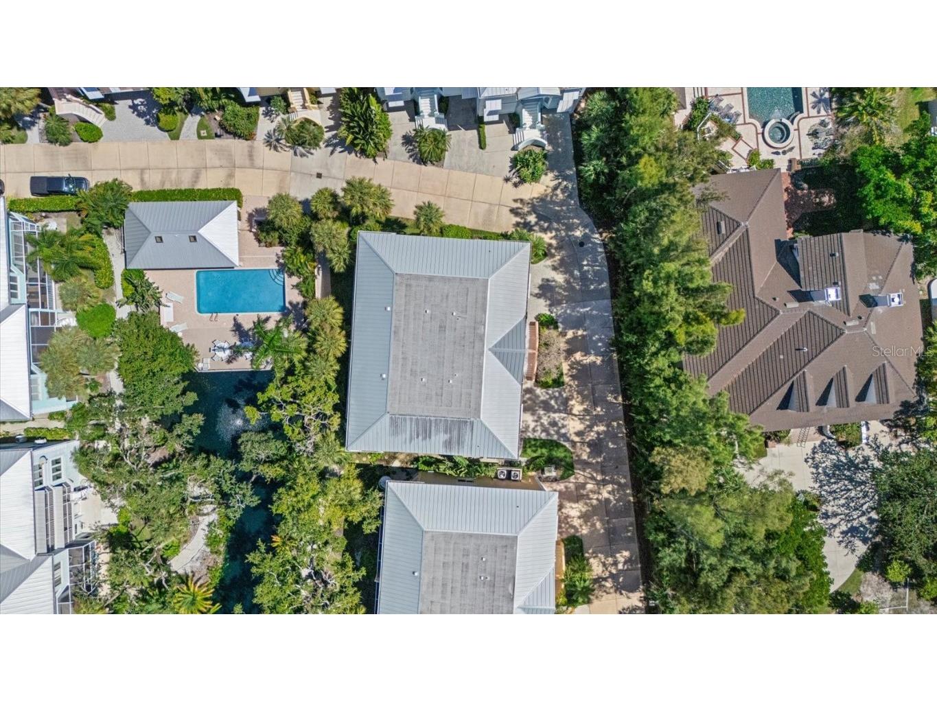 3942 Hamilton Club Circle #13 Sarasota FL 34242 A4666766 image50