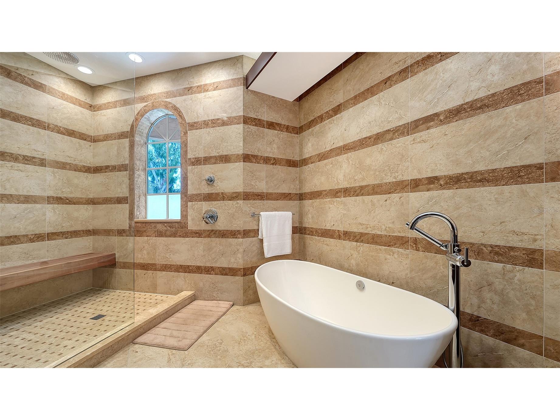 3942 Hamilton Club Circle #13 Sarasota FL 34242 A4696120 image54
