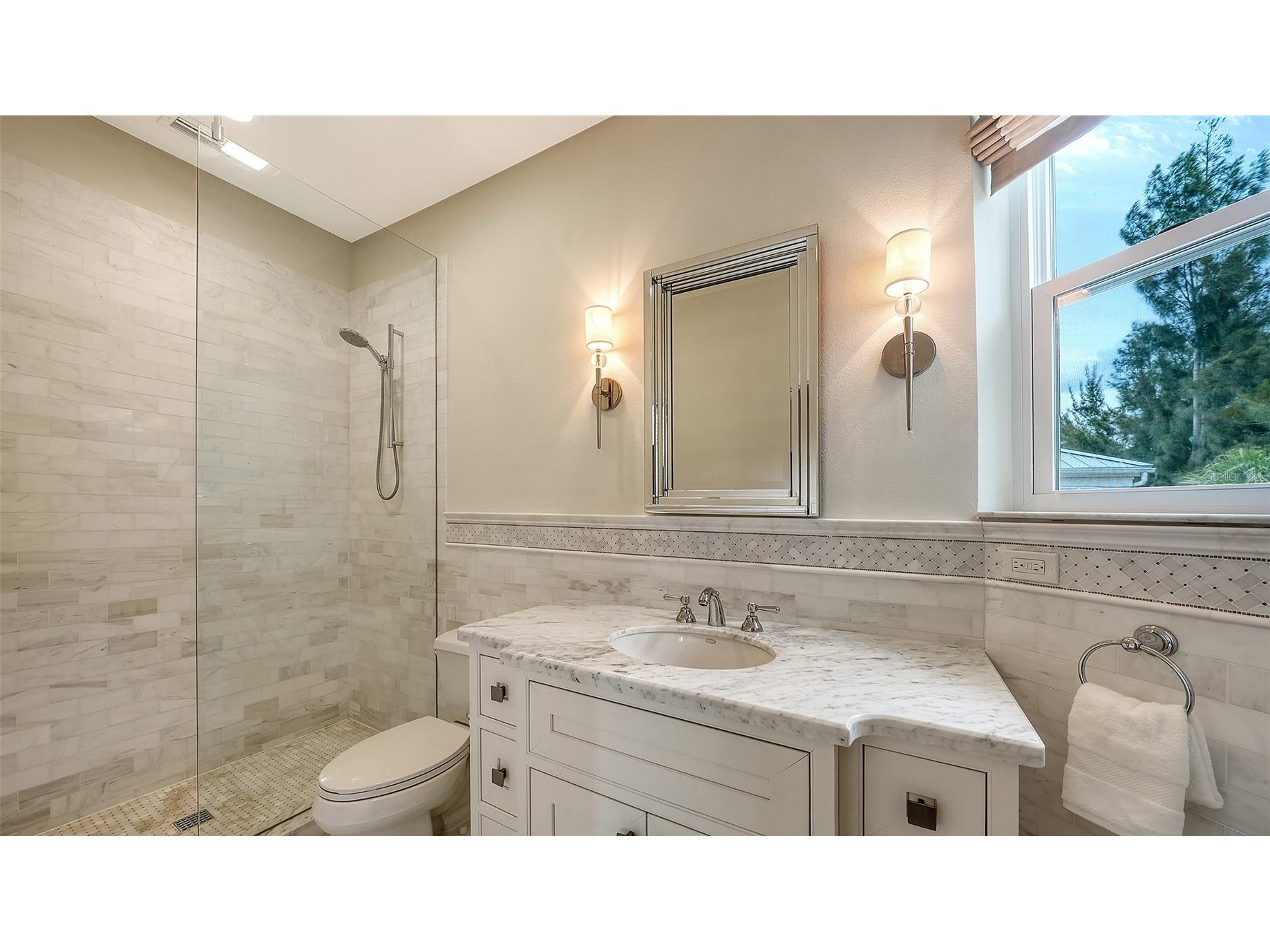 3942 Hamilton Club Circle #13 Sarasota FL 34242 A4696120 image60