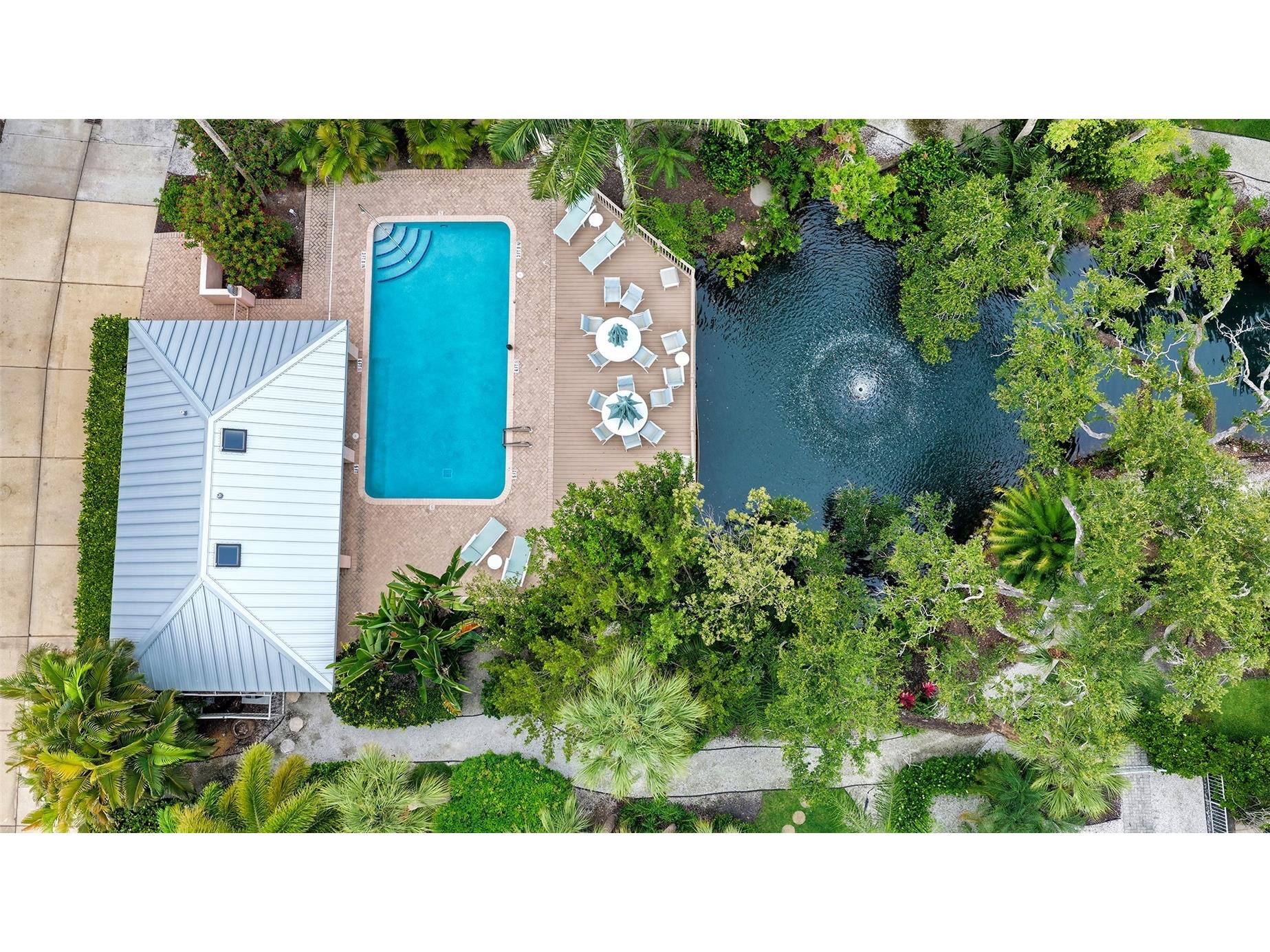 3942 Hamilton Club Circle #13 Sarasota FL 34242 A4696120 image72
