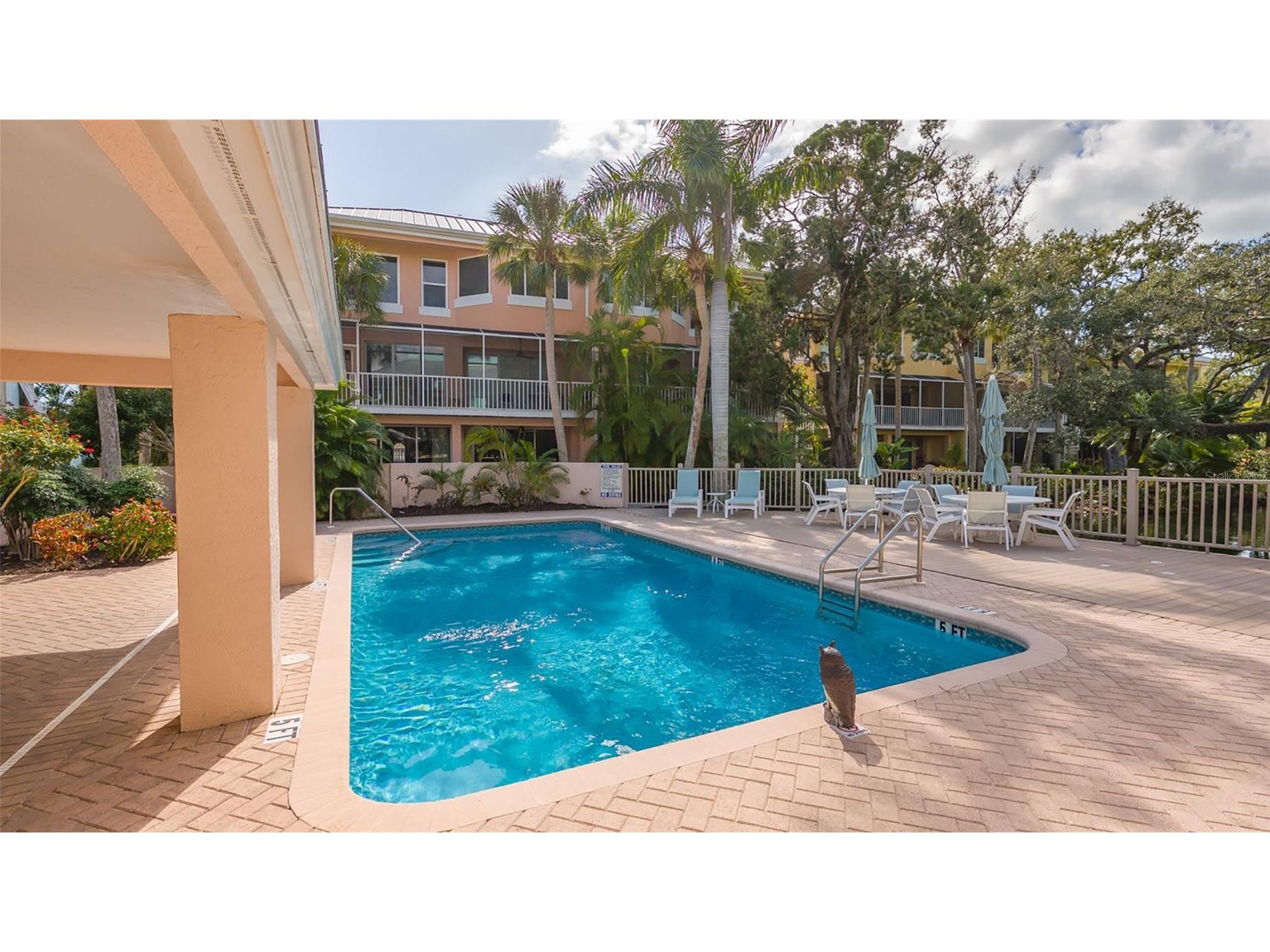 3942 Hamilton Club Circle #13 Sarasota FL 34242 A4696120 image75