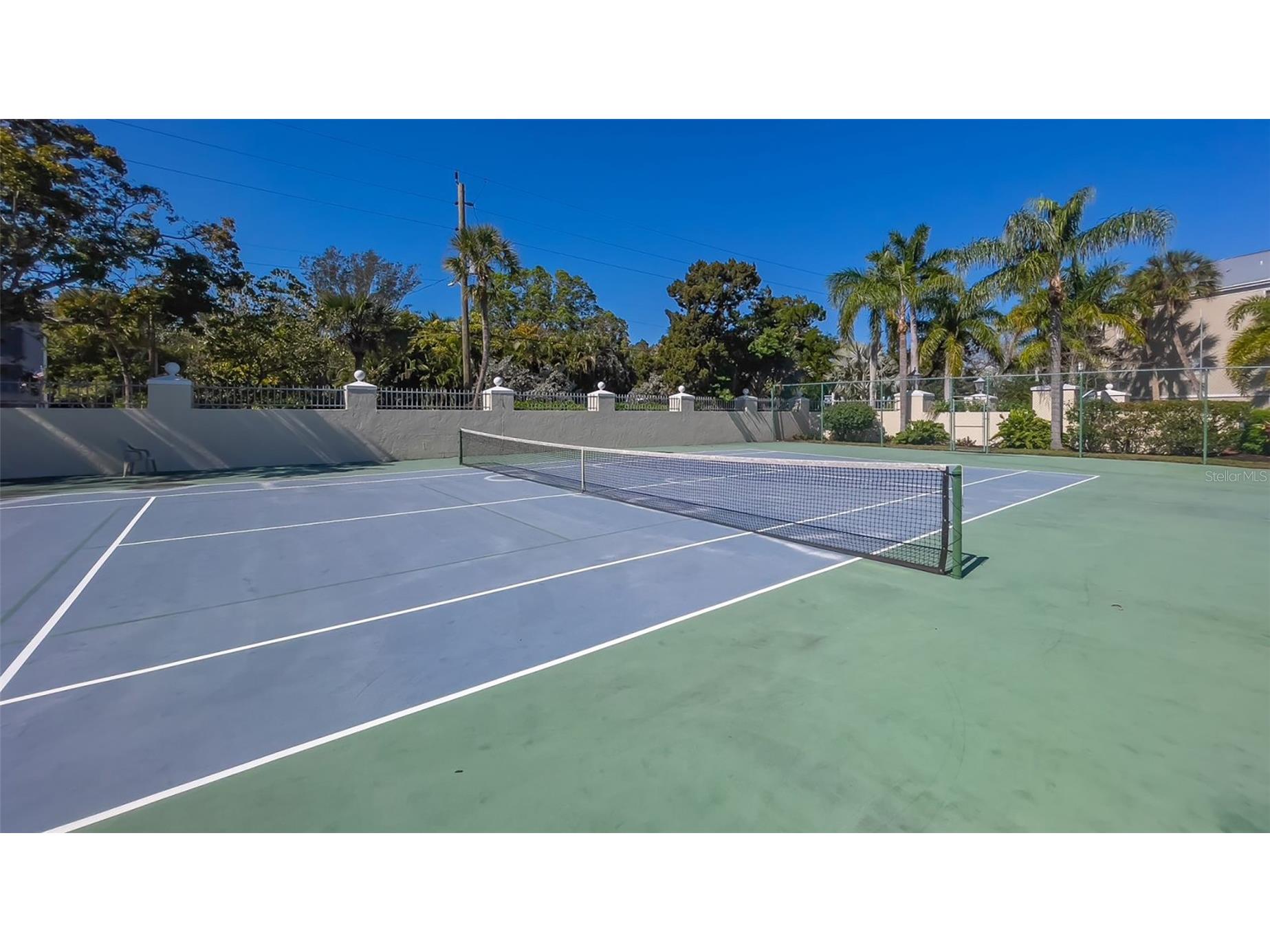 3942 Hamilton Club Circle #13 Sarasota FL 34242 A4696120 image79