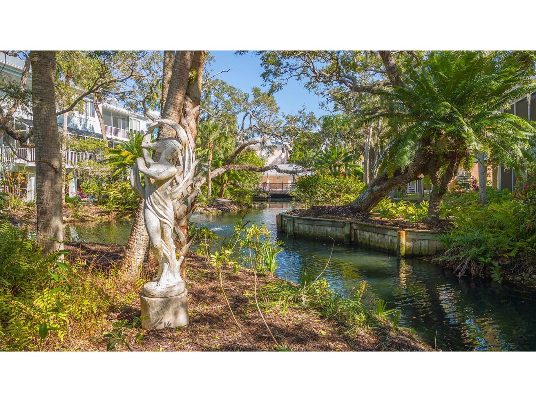 3942 Hamilton Club Circle #13 Sarasota FL 34242 A4696120 image80