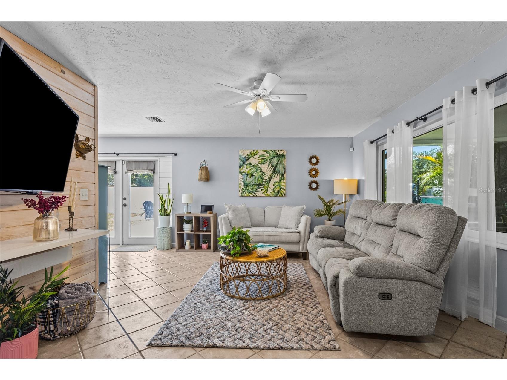 3943 Eton Place Sarasota FL 34241 A4697422 image3