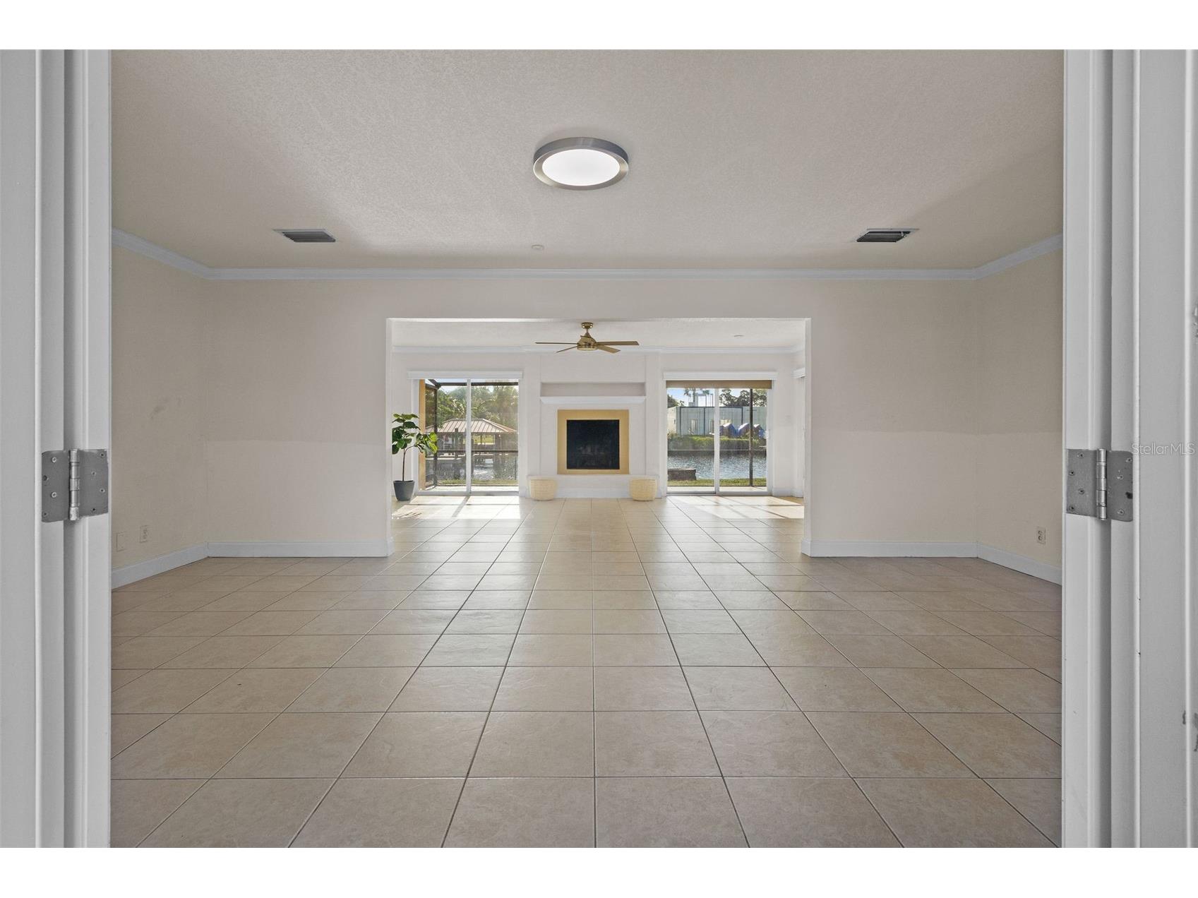 3945 Fontainebleau Drive Tampa FL 33634 TB8515141 image4