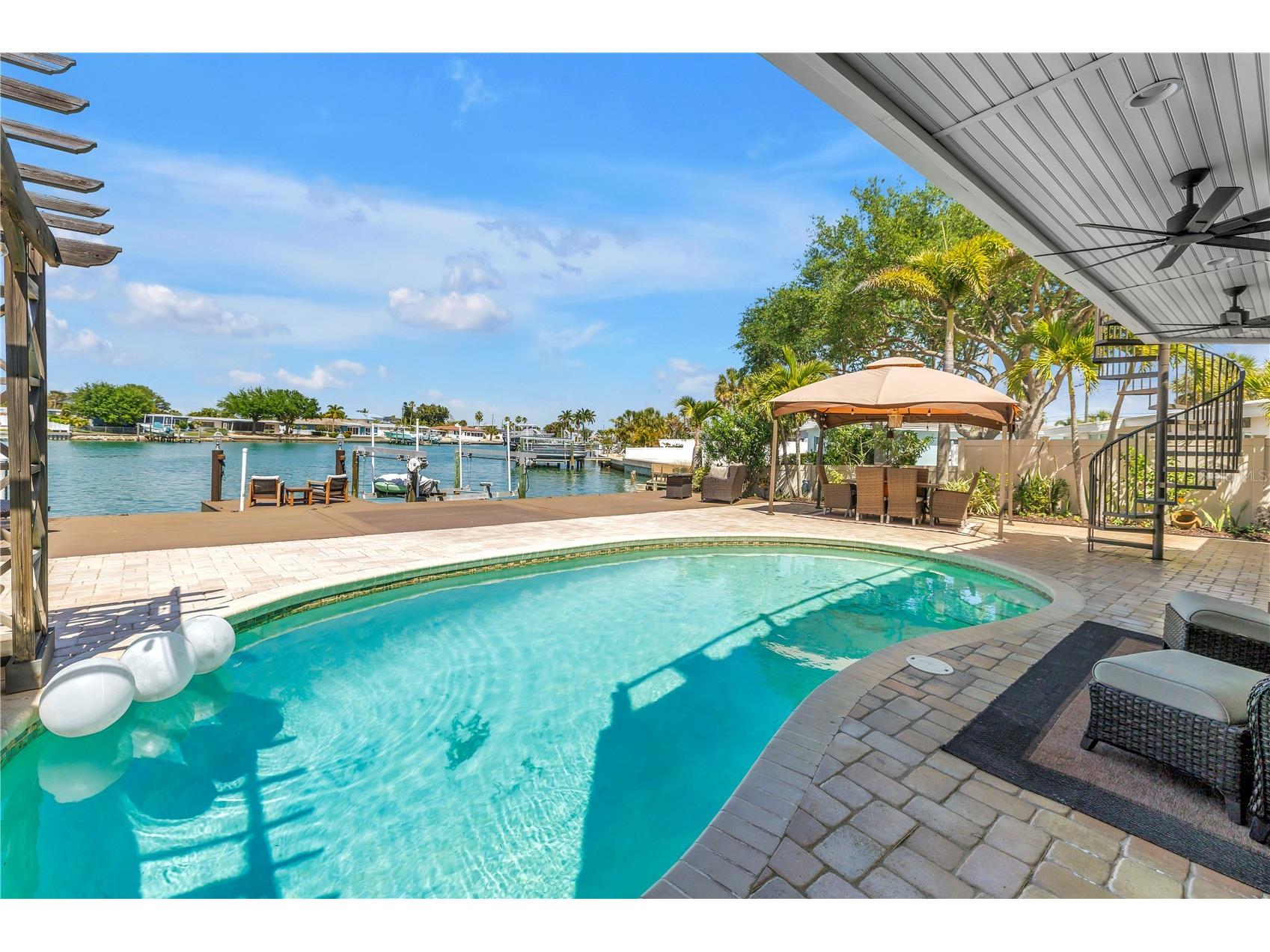 3945 Poinsettia Drive Saint Pete Beach FL 33706 TB8498461 image3