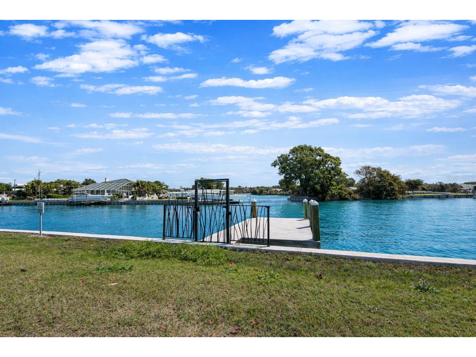 3945 Sunrise Drive S Saint Petersburg FL 33705 - BAYOU BONITA TB8490139 image1