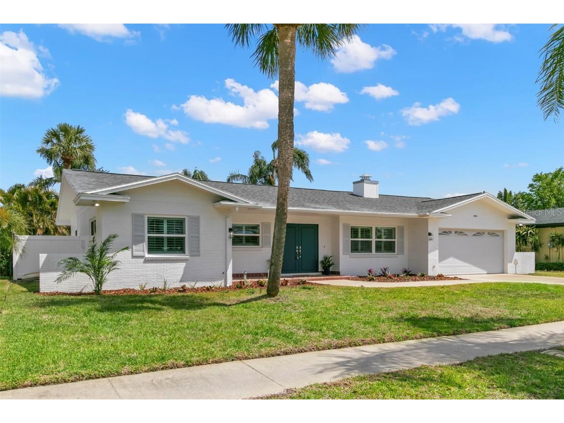 3945 Versailles Drive Tampa FL 33634 - SALTWATER CANAL TO TAMPA BAY TB8368058 image1