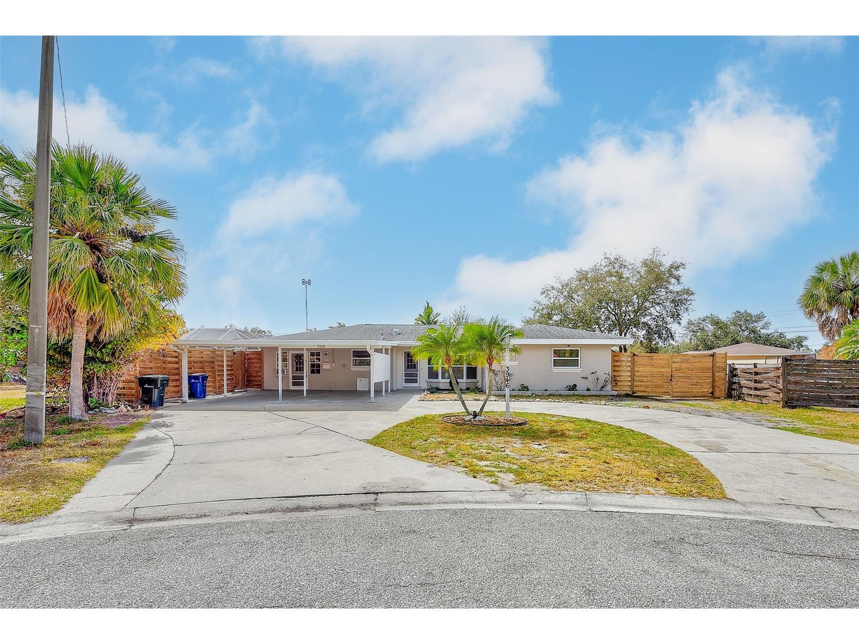3946 Omega Circle Sarasota FL 34235 TB8475117 image1