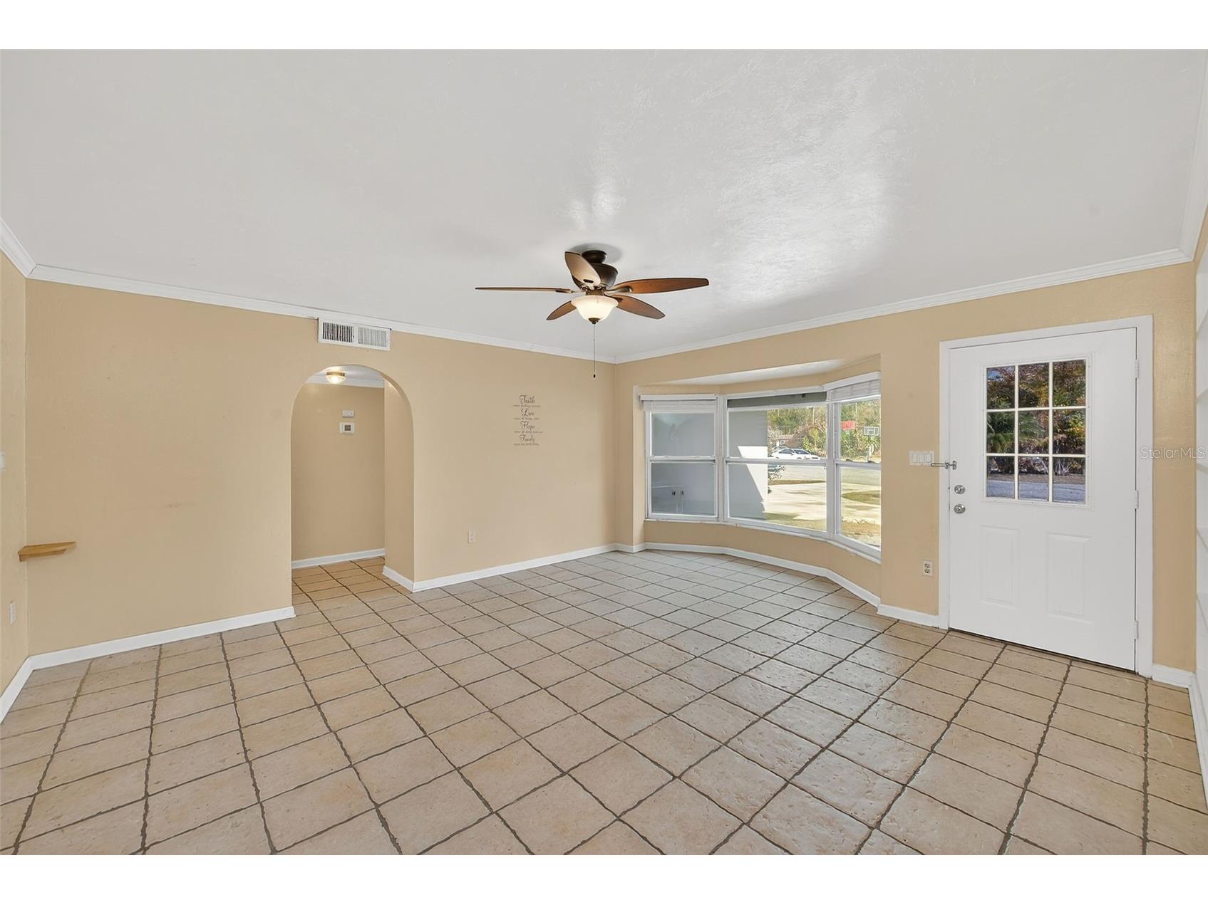 3946 Omega Circle Sarasota FL 34235 TB8475117 image2