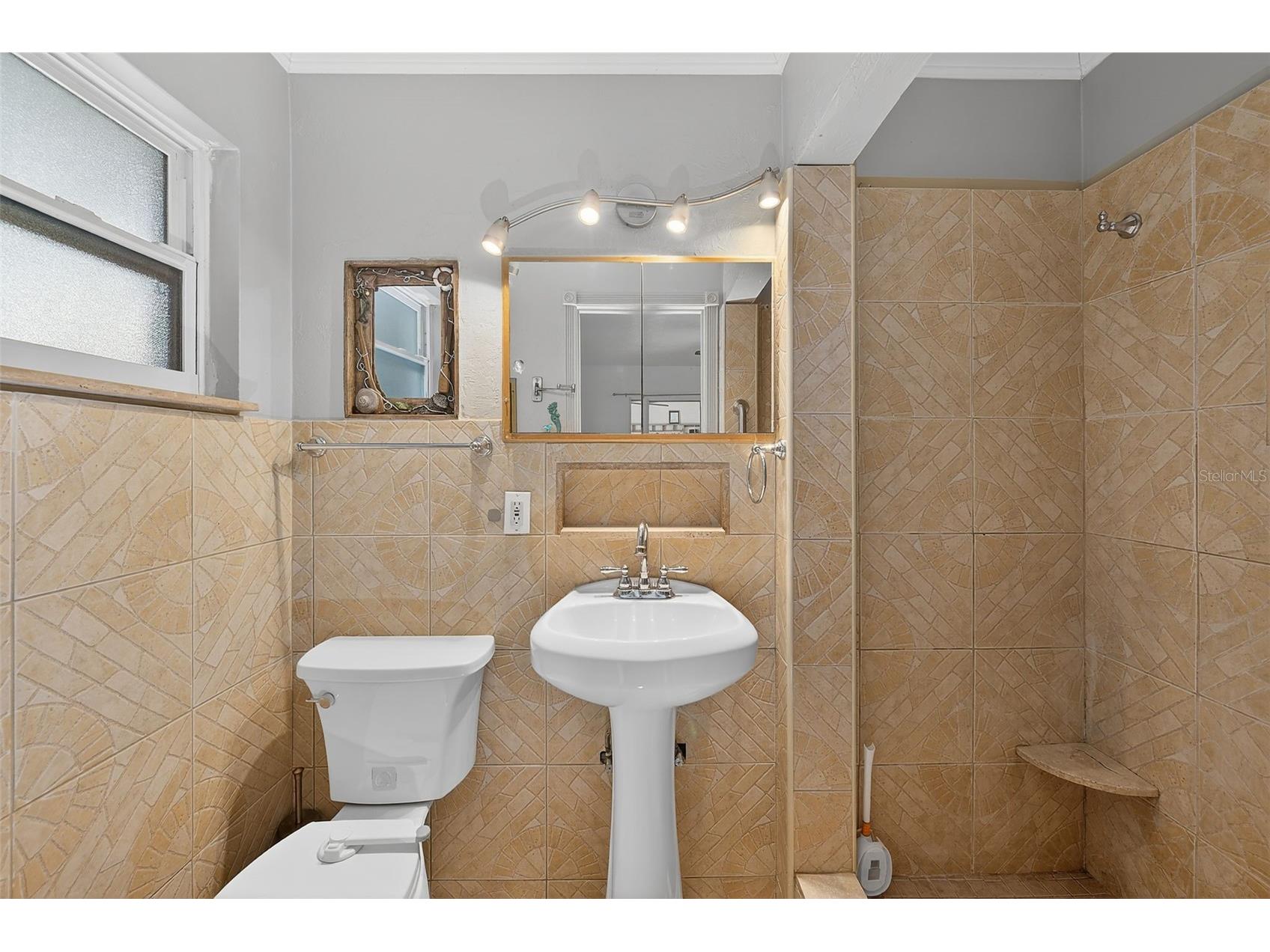 3946 Omega Circle Sarasota FL 34235 TB8475117 image21
