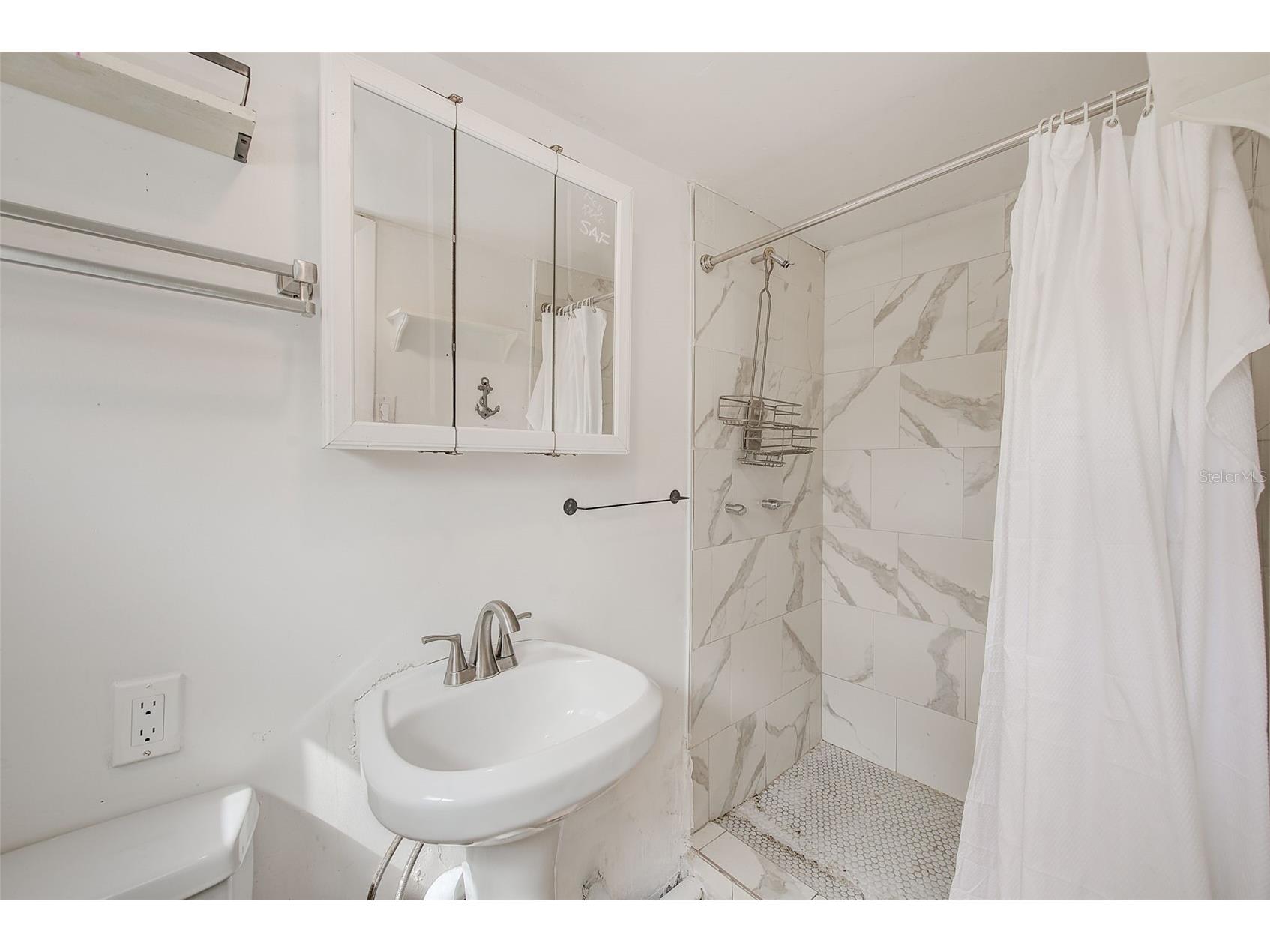 3946 Omega Circle Sarasota FL 34235 TB8475117 image38