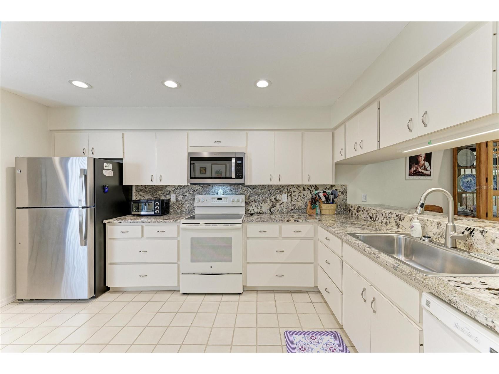 3946 Wilshire Circle E #168 Sarasota FL 34238 A4690194 image14