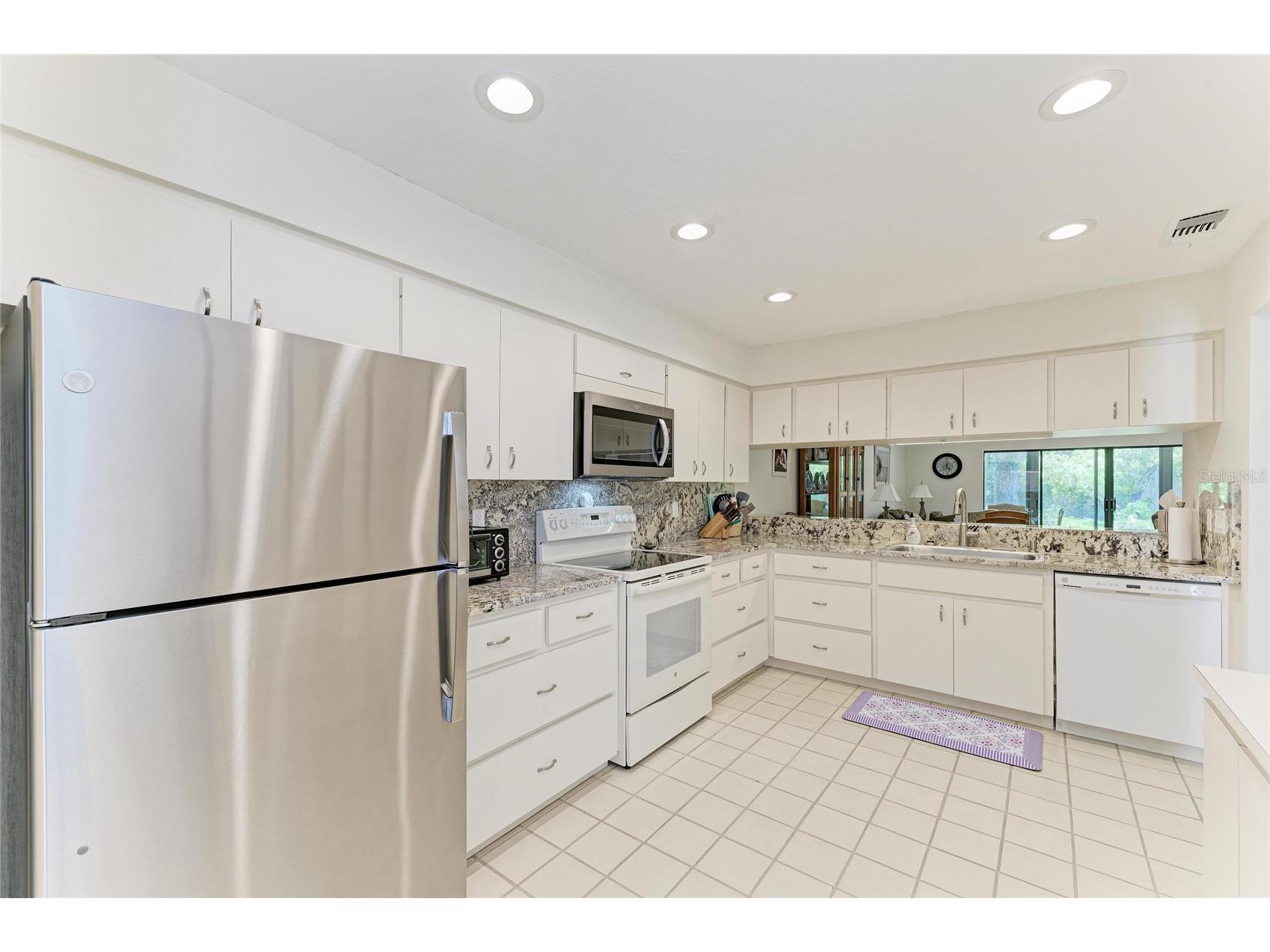 3946 Wilshire Circle E #168 Sarasota FL 34238 A4690194 image16