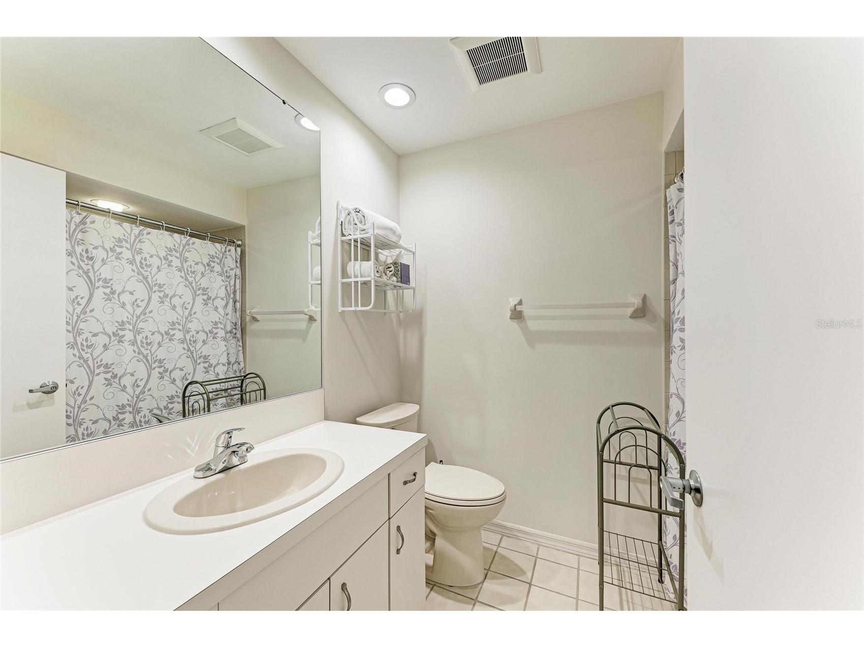 3946 Wilshire Circle E #168 Sarasota FL 34238 A4697072 image31
