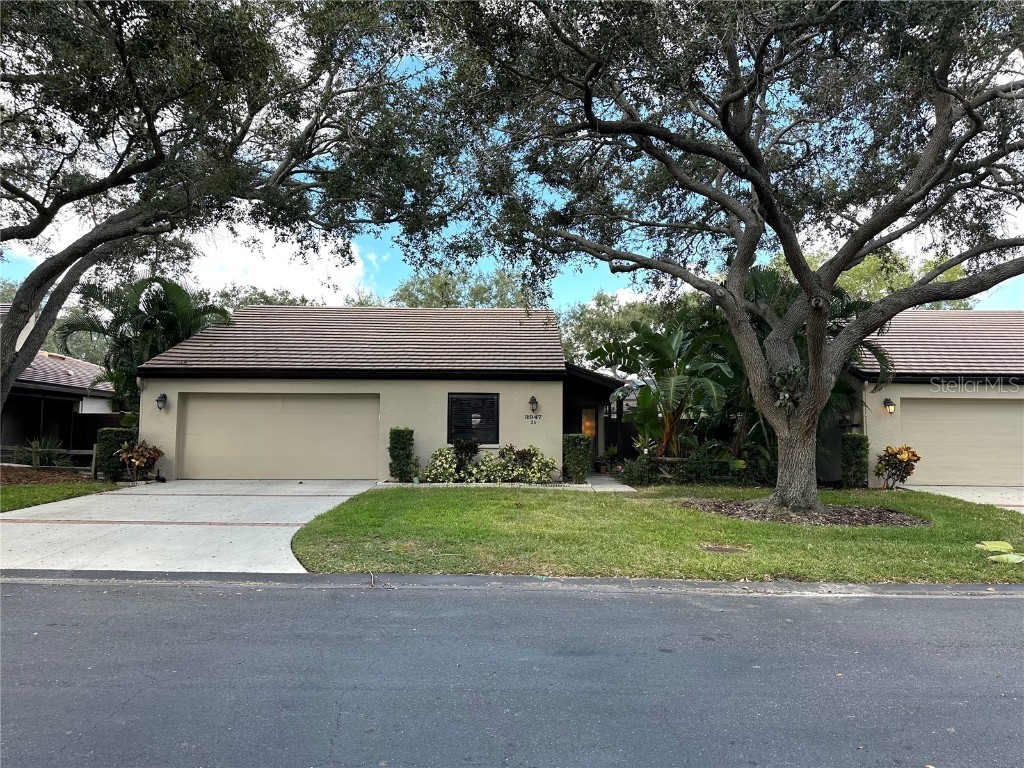 3947 Glen Oaks Manor Drive Sarasota FL 34232 A4588698 image1