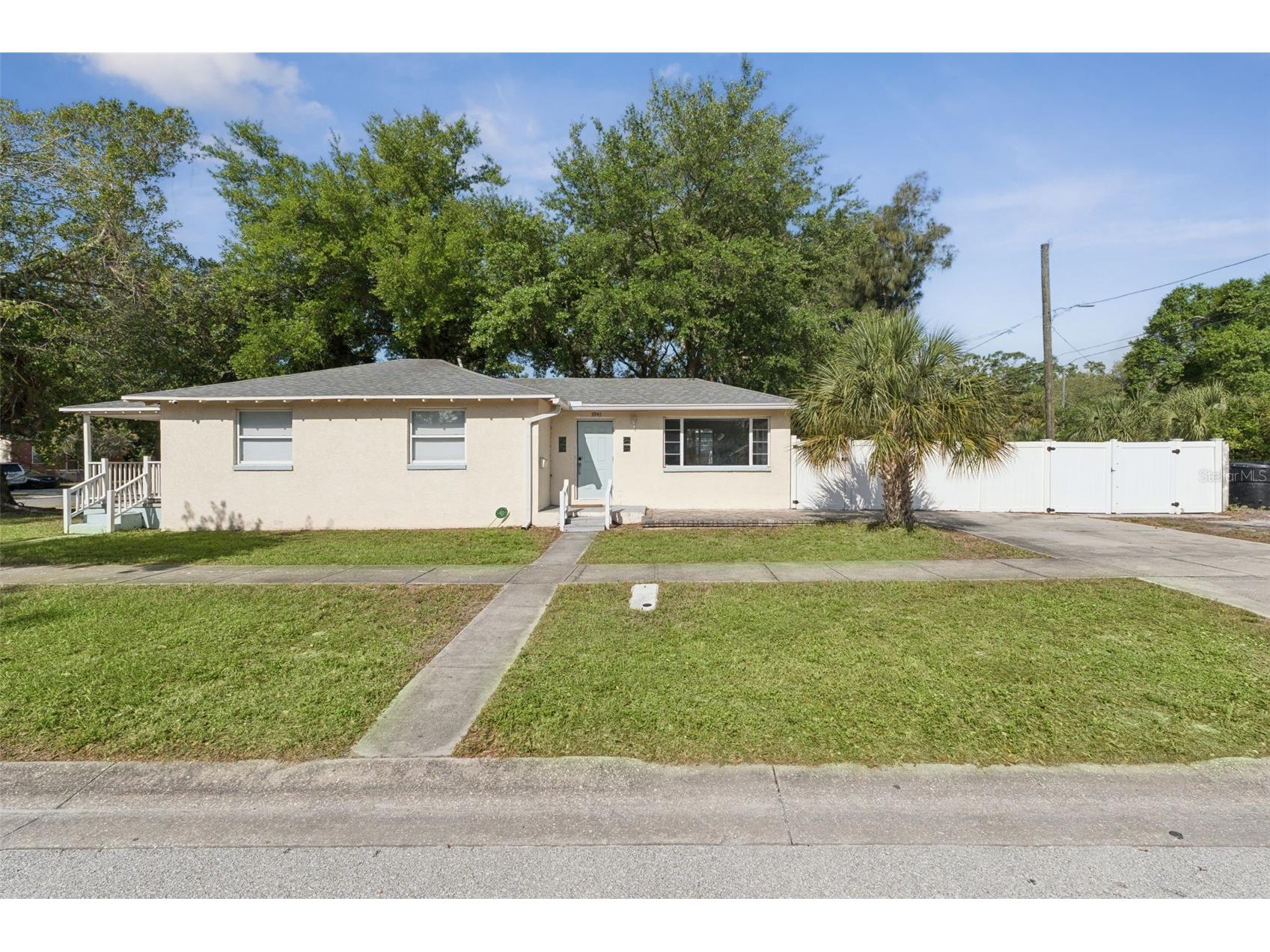 3947 Grove Street S Saint Petersburg FL 33705 O6396085 image1