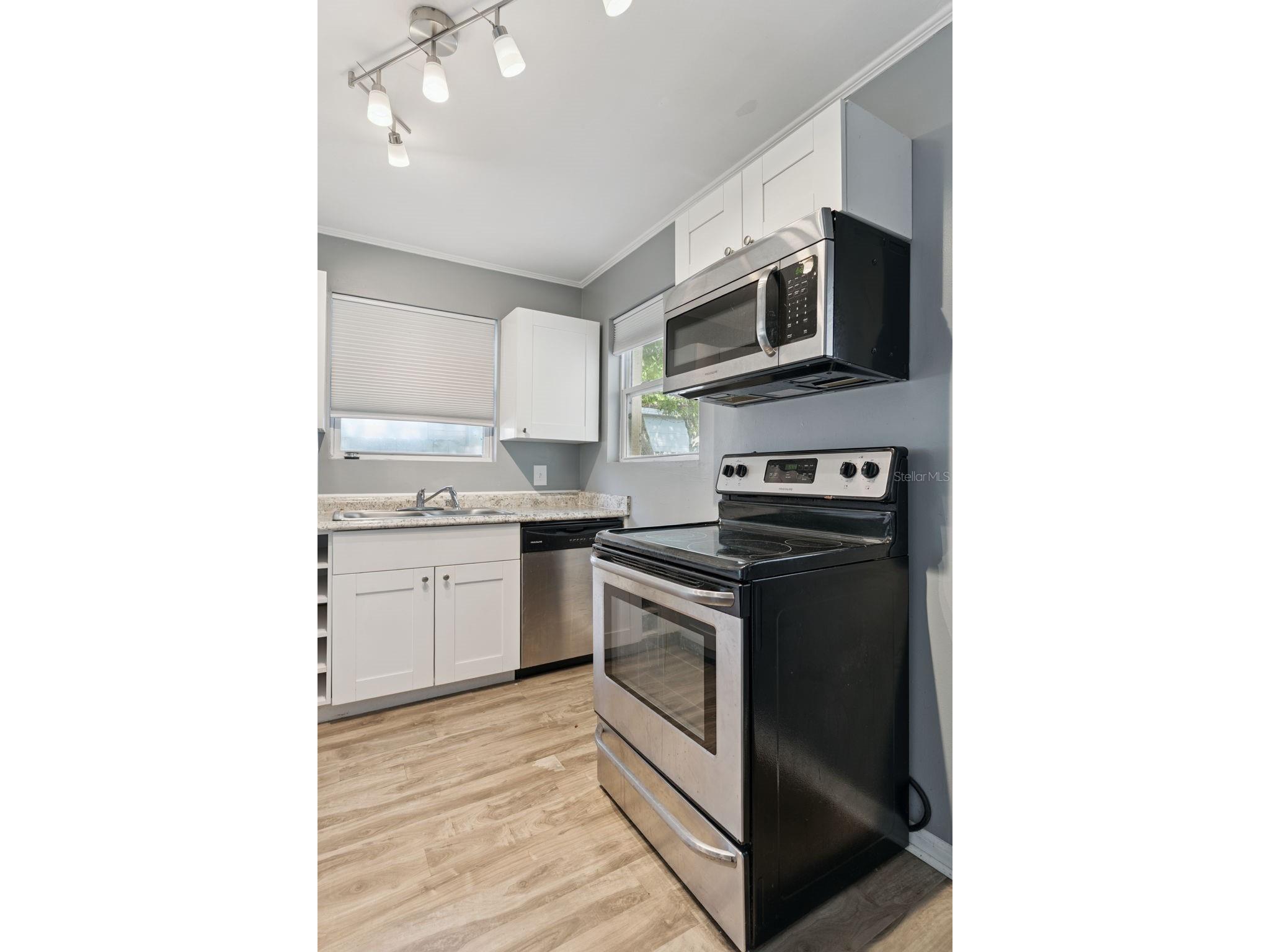 3947 Grove Street S Saint Petersburg FL 33705 O6396085 image9