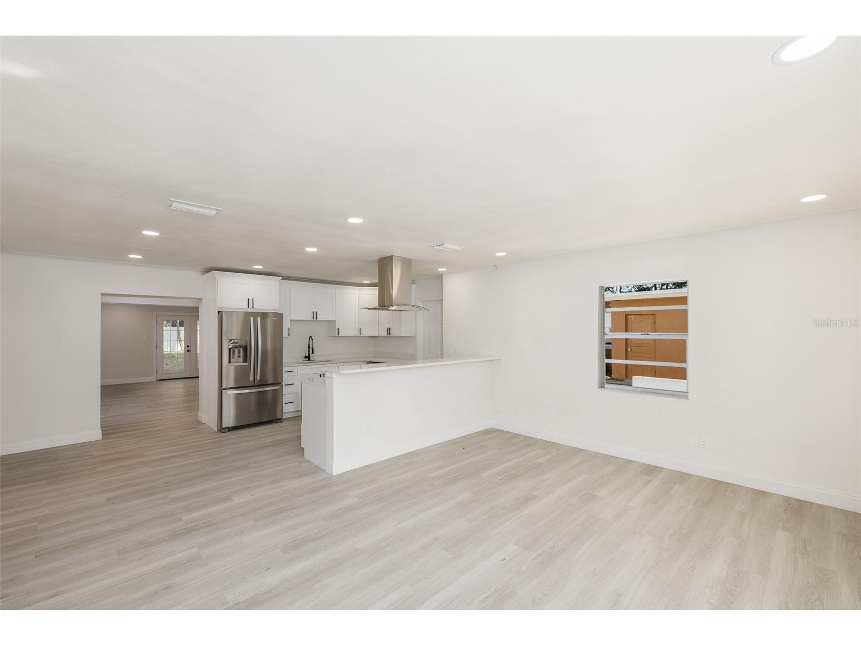 3947 Overlook Drive NE Saint Petersburg FL 33703 TB8484323 image3