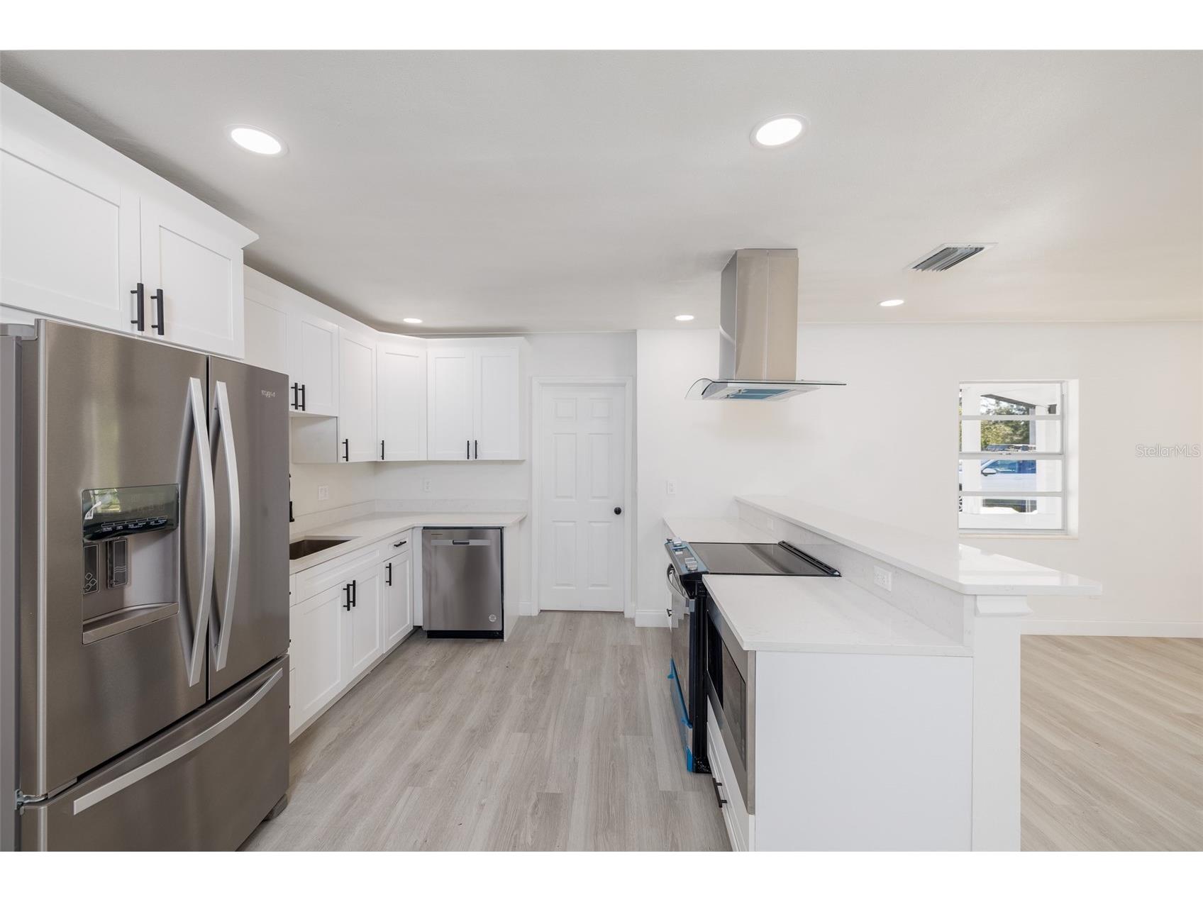 3947 Overlook Drive NE Saint Petersburg FL 33703 TB8484323 image5