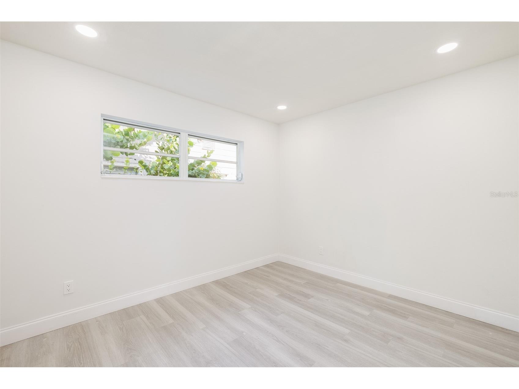 3947 Overlook Drive NE Saint Petersburg FL 33703 TB8484323 image8