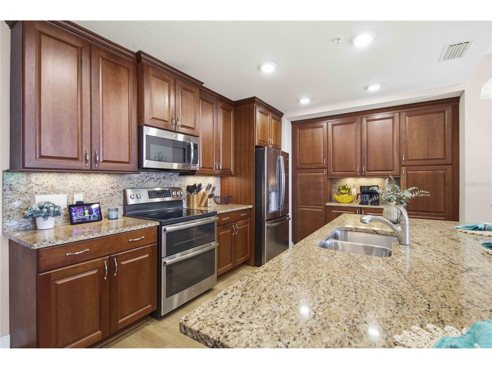 395 Aruba Circle #102 Bradenton FL 34209 A4691702 image28