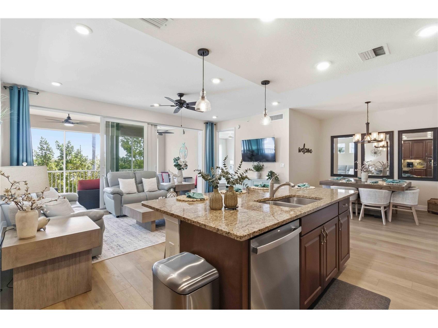 395 Aruba Circle #102 Bradenton FL 34209 A4691702 image7