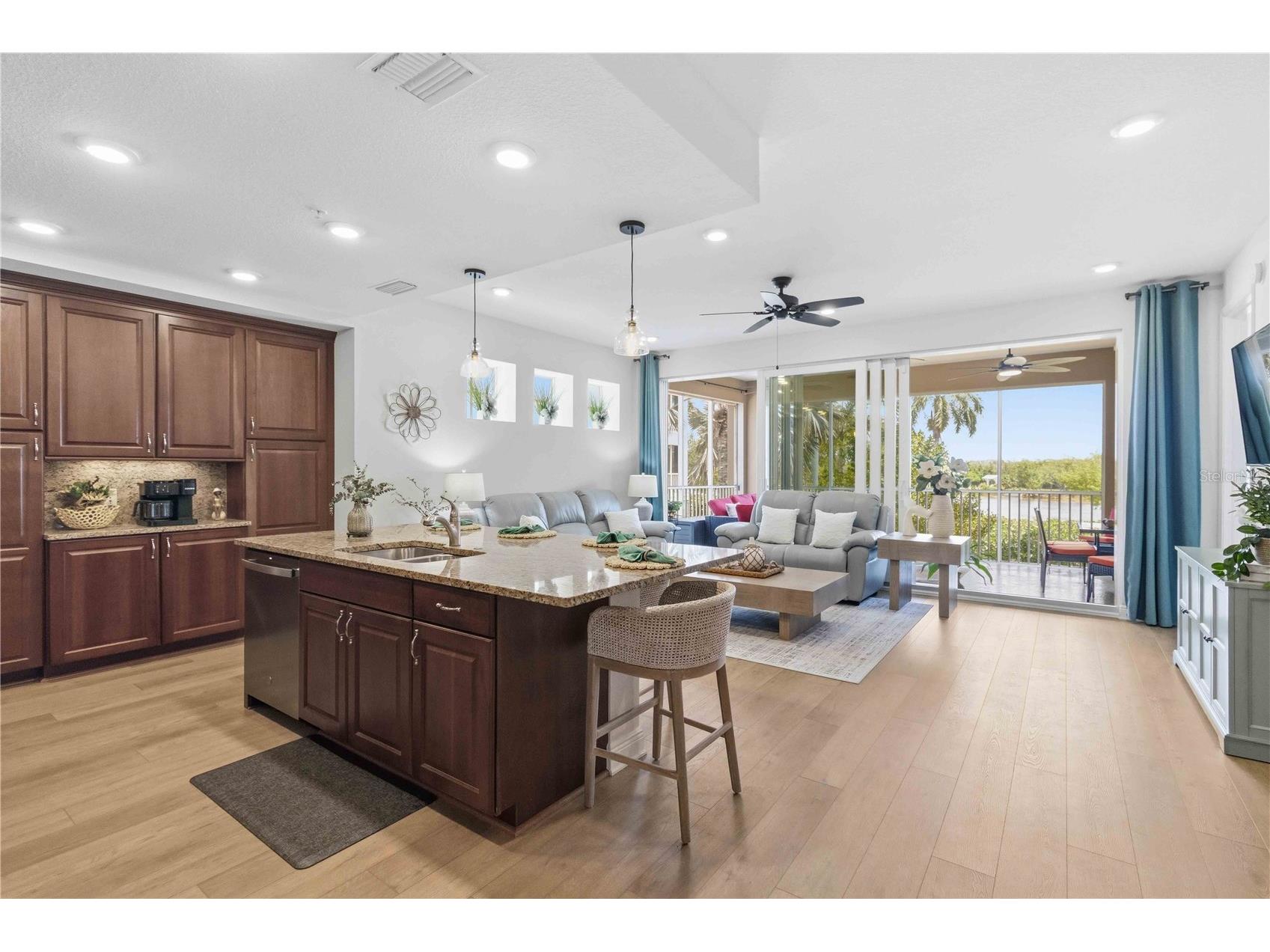 395 Aruba Circle #102 Bradenton FL 34209 A4691702 image8