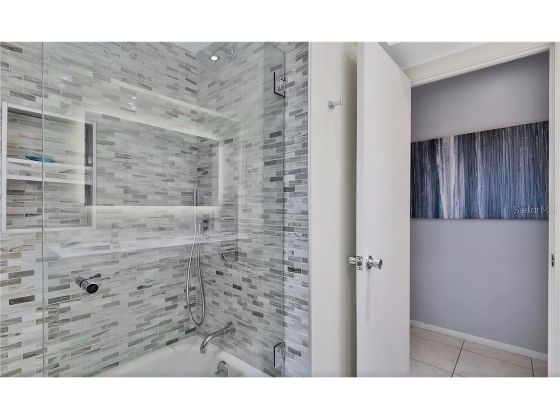 395 Aruba Circle #203 Bradenton FL 34209 A4471596 image33