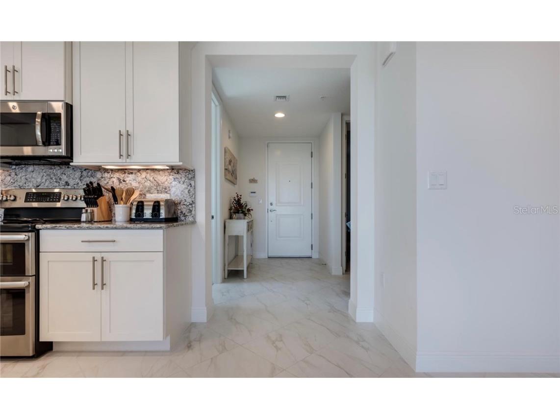 395 Aruba Circle #203 Bradenton FL 34209 A4471596 image8